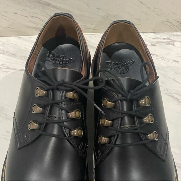 DR MARTENS Leona Lo Vintage Smooth Leather Lug Sole Platform Heeled Shoe Black 8 - Picture 7 of 11